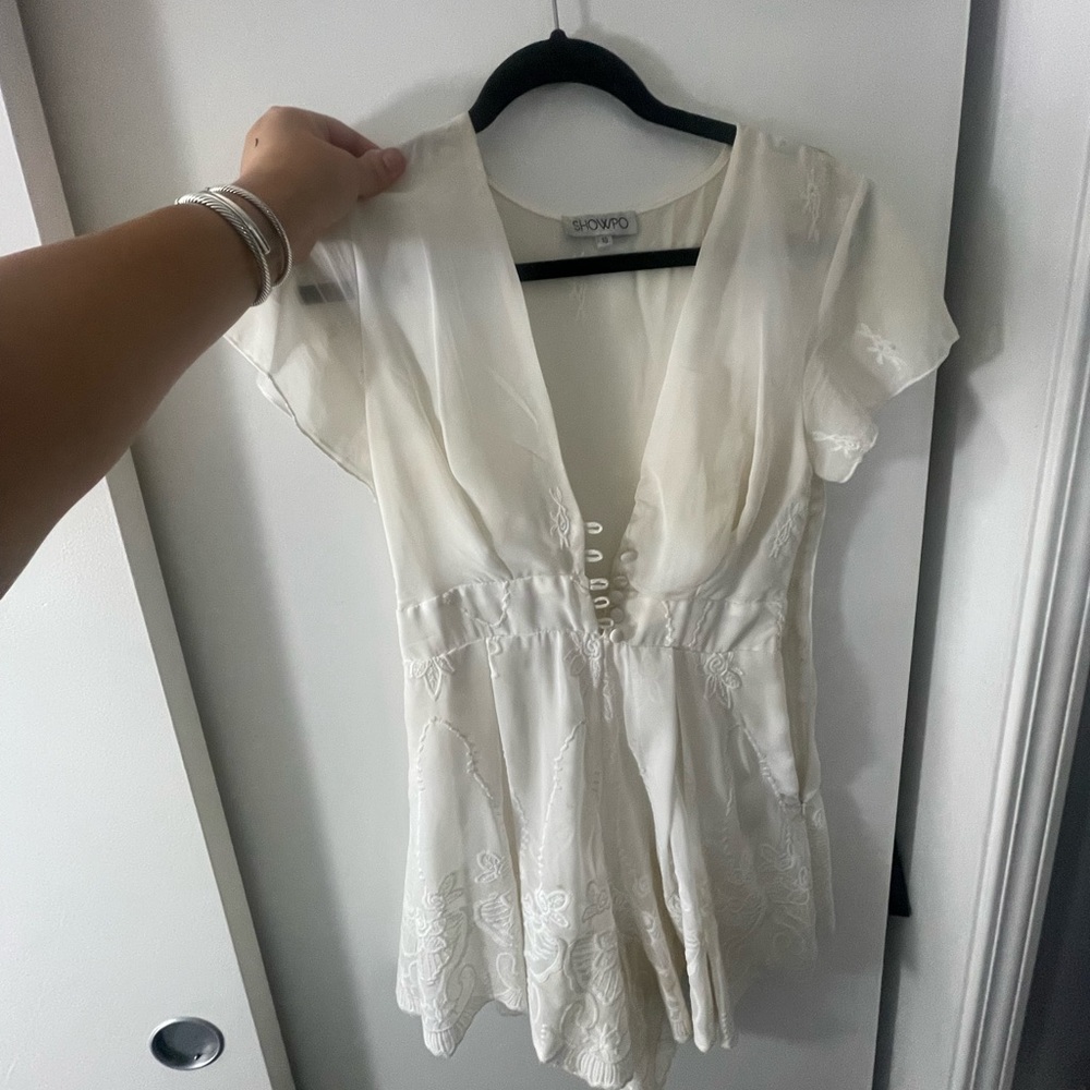 Showpo white detail romper! Aus size 10